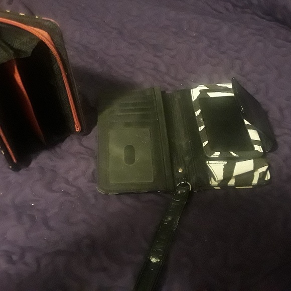 Relic Wallet and xbrand zebra striped phone case/ - Picture 2 of 3